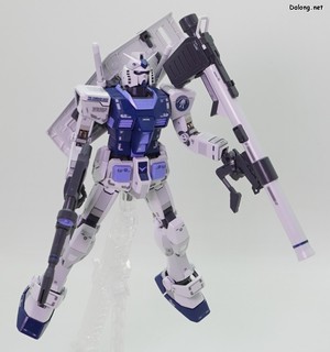 MG RX-78-2 Gundam Ver.3.0 [Gundambase Color] - Full Armament Aerial Pose (2/3)