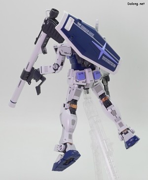 MG RX-78-2 Gundam Ver.3.0 [Gundambase Color] - Full Armament Aerial Pose (3/3)