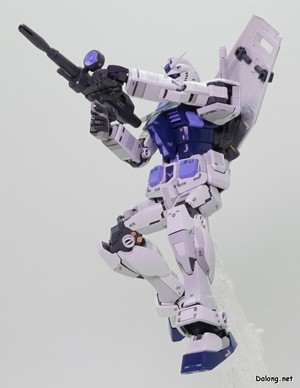 MG RX-78-2 Gundam Ver.3.0 [Gundambase Color] - Beam Rifle Pose (2/3)
