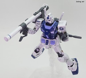 MG RX-78-2 Gundam Ver.3.0 [Gundambase Color] - Bazooka pose (2/3)
