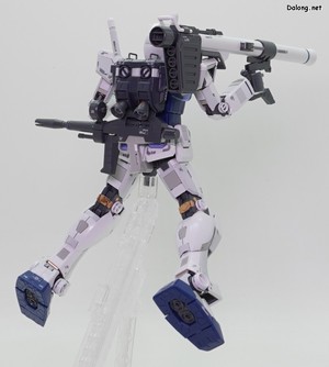 MG RX-78-2 Gundam Ver.3.0 [Gundambase Color] - Bazooka pose (3/3)