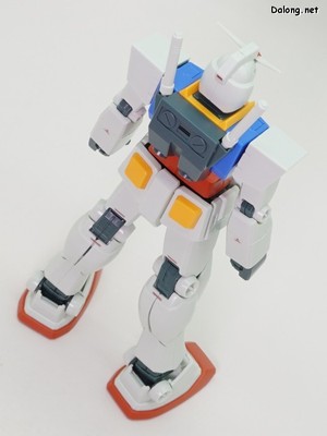 MG RX-78-2 Gundam (Perfect Gundam Ver.)[Anime color] - Various angles (4/6)