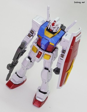MG RX-78-2 Gundam Ver.3.0 [Titanium Finish] - Various angles (3/6)