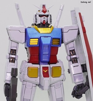 MG RX-78-2 Gundam Ver.3.0 [Titanium Finish] - Detail shots (1/4)