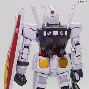 MG RX-78-2 Gundam Ver.3.0 [Titanium Finish] - Detail shots (2/4)