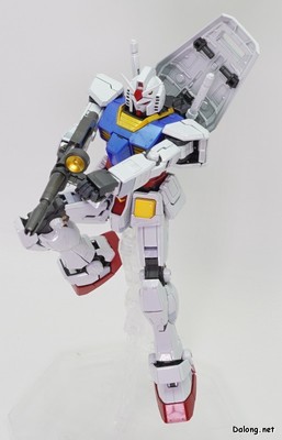MG RX-78-2 Gundam Ver.3.0 [Titanium Finish] - Beam rifle firing pose (2/3)