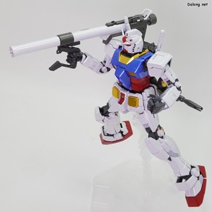 MG RX-78-2 Gundam Ver.3.0 [Titanium Finish] - Bazooka pose (2/3)
