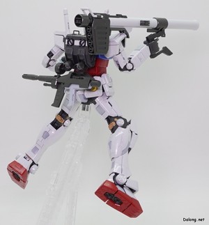 MG RX-78-2 Gundam Ver.3.0 [Titanium Finish] - Bazooka pose (3/3)