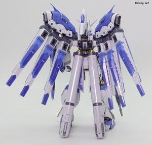 Gundam Base Hi-Nu Gundam [Titanium Finish] - 다양한 각도에서 본 모습 (2/6)