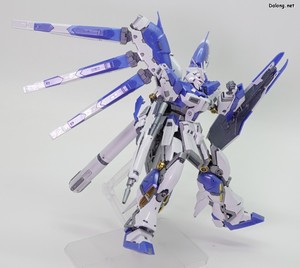 Gundam Base Hi-Nu Gundam [Titanium Finish] - 스탠드 위에 올려본 포즈 (2/2)
