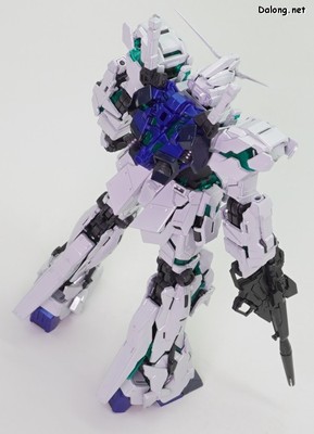 Gundam Base Unicorn Gundam (Final Battle Ver.) [Special Coating] - 다양한 각도에서 본 디스트로이 모드 (4/6)