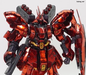 RG 1/144 ガンダムベース限定 サザビー [メカニカルコアメッキ] - 上半身／下半身 各部アップ (1/4)