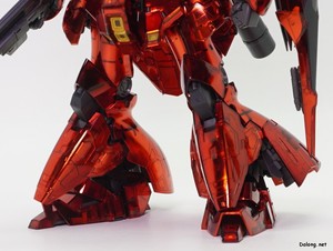RG 1/144 ガンダムベース限定 サザビー [メカニカルコアメッキ] - 上半身／下半身 各部アップ (3/4)