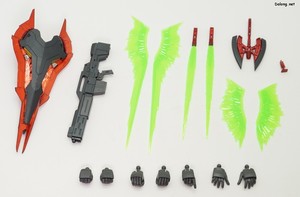 RG 1/144 ガンダムベース限定 サザビー [メカニカルコアメッキ] - 付属品および可動域は通常版と同じです。(1/2)