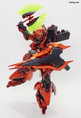 RG 1/144 ガンダムベース限定 サザビー [メカニカルコアメッキ] - ビーム・トマホークポーズ (1/3)