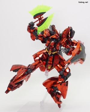 RG 1/144 ガンダムベース限定 サザビー [メカニカルコアメッキ] - ビーム・トマホークポーズ (2/3)
