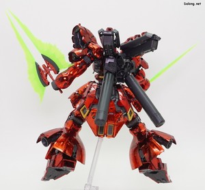 RG 1/144 ガンダムベース限定 サザビー [メカニカルコアメッキ] - ビームサーベル＋ビーム・トマホークポーズ (4/4)