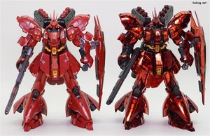 RG 1/144 ガンダムベース限定 サザビー [メカニカルコアメッキ] - 通常版として発売されたRG サザビーと一緒に。