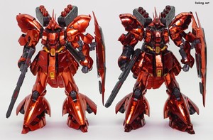 RG 1/144 ガンダムベース限定 サザビー [メカニカルコアメッキ] - プレバンで発売されたRG サザビー [スペシャルコーティング]と一緒に。(1/2)