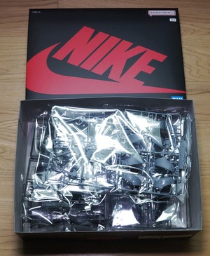 NIKE NIKE AIR JORDAN 1 HIGH 85 SHADOW AND REVERSE SHADOW MODEL KIT 박스