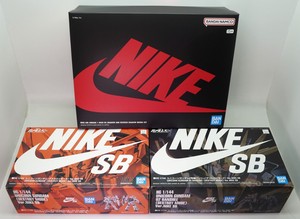 NIKE NIKE AIR JORDAN 1 HIGH 85 SHADOW AND REVERSE SHADOW MODEL KIT - 클럽G로 나왔던 Ver. 나이키 SB 의 HGUC 유니콘 건담 박스들과 함께. 이 킷의 박스는 종이가