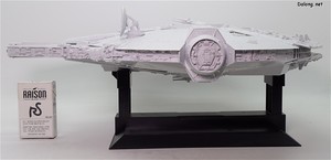 PG 1/72 Millennium Falcon - 담배갑과의 크기 비교. 역시 크기는 대빵 큽니다.. (1/2)