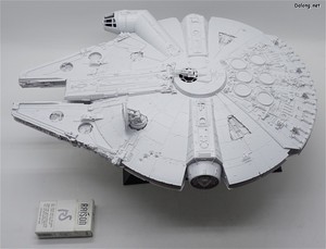 PG 1/72 Millennium Falcon - 담배갑과의 크기 비교. 역시 크기는 대빵 큽니다.. (2/2)