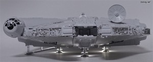 PG 1/72 Millennium Falcon - 다양한 각도에서 본 LED 광원 효과들. (1/7)