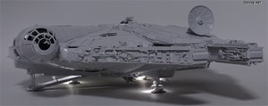 PG 1/72 Millennium Falcon - 다양한 각도에서 본 LED 광원 효과들. (2/7)