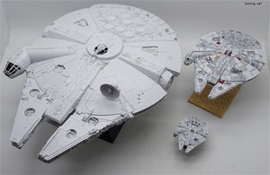 PG 1/72 Millennium Falcon - 1/144 및 비히클 모델 밀레니엄 팰콘과 함께.
