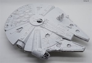PG 1/72 Millennium Falcon - 스탠드보다는 바닥에 내려놓는게 더 안정감 있습니다.