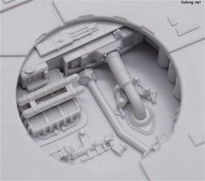 PG 1/72 Millennium Falcon - 상부의 벌어진 틈새부의 근접 디테일샷. 작은 부분까지 디테일이 살아있습니다. (1/7)
