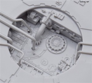 PG 1/72 Millennium Falcon - 하부의 벌어진 틈새부의 근접 디테일샷. (1/6)