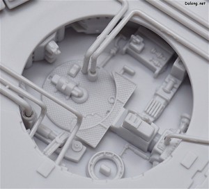 PG 1/72 Millennium Falcon - 하부의 벌어진 틈새부의 근접 디테일샷. (2/6)