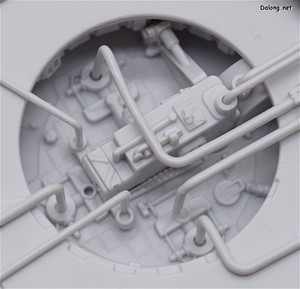 PG 1/72 Millennium Falcon - 하부의 벌어진 틈새부의 근접 디테일샷. (4/6)