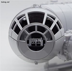 PG 1/72 Millennium Falcon - LED를 켜도 광원 효과가 다소 미미한 편입니다..