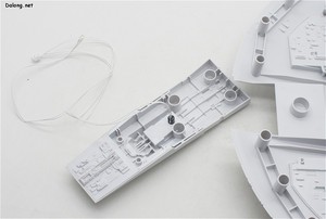 PG 1/72 Millennium Falcon - 앞/뒤의 랜딩기어용 LED의 배치. (1/2)