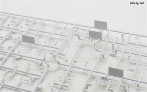 PG 1/72 Millennium Falcon - 대신에 약한 파츠들을 보호하기 위한 런너 가이드가 많이 달려있네요. (1/2)