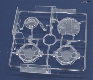 PG 1/72 Millennium Falcon - 클리어 런너