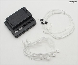 PG 1/72 Millennium Falcon - 12개의 LED와 콘트롤 박스가 동봉되어 있습니다.