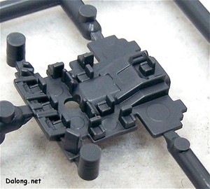 PG Yamato - 디테일 면에서 가장 감동적이었던 부품.. 손톱만한 브릿지(조종석) 부분인데, 좌석이 일일이 다 몰드되어 있습니다.