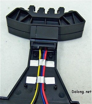 PG Yamato - 전원은 저렇게 4개의 코드식으로 만들어지며, 각기 색상이 달라서 헷갈릴 일은 없습니다. ^^ 스탠드에 있는 배터리가 저 4개의 코드를 통해 배에 전원을 공급하고, 스피커에 소리를 전달하는 역할을 합니다.