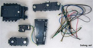 PG Yamato - 5개의 주요 전자장치 블록과 연결 케이블들.