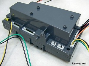 PG Yamato - 제어 유닛입니다. 이곳으로 전원이 들어오고, 나머지 모든 전원과 동작을 관리하는 일종의 CPU랄까요. 모든 전원부가 여길 거치기 때문에 코드구녕이 많습죠.