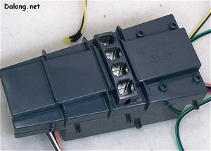 PG Yamato - 바닥에는 스탠드와 연결되는 4개의 코드구멍이..
