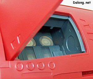 PG Yamato - 밑바닥의 격납고는 저렇게 열리고, 나중에 저 천장부분에 불도 들어옵니다. 그리고 격납고 내부에는 잘 보이지도 않는 주제에 디테일이 살아있습니다. PG급인데 그럼요.