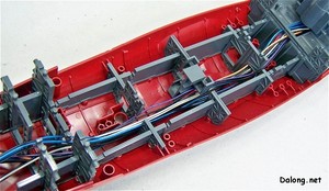 PG Yamato - 배선이 깔끔하게 되도록, 격벽마다 전선을 끼워둘 만한 공간이 확보되어 있습니다.