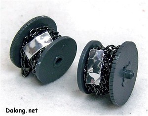 PG Yamato - 조립중에는 쇠사슬이 쉽게 풀리기 때문에, 매우 번거롭지요. 그래서 친절하게도 조립중에만 붙여놓도록 테이프를 제공하고 있습니다. :-)