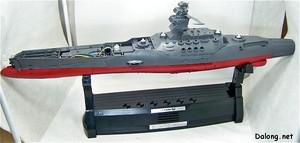 PG Yamato - 아아~ 미니스튜디오에 겨우 꾸겨넣은 모습; 이젠 넘치네요 ㅠ_ㅠ 그리고 파트 9부터 스탠드에 올려놓도록 되어 있는데, 파트 10부터는 선체 하부 디테일을 완성해야 하기 때문입니다.