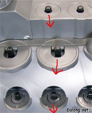 PG Yamato - 잠깐! 펄스포를 끼울 때 주의사항이 있습니다. 위 사진ㅍ처럼 끼우는 돌기의 평평한 면이 전부 옆면을 향할 때 끼워야 좋습니다.